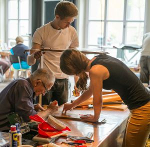 Repair-Cafe-Generationen-reparieren-gemeinsam