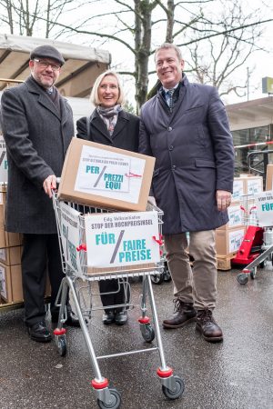 FAIRE_PREISE_Uebergabe_Unterschriften-063-Web